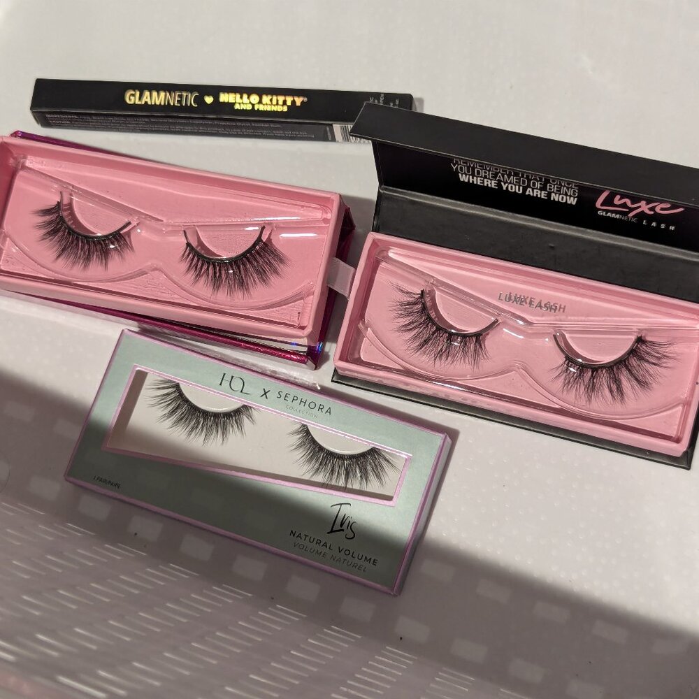 Glamnetic lashes and eyeliner